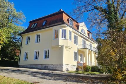 Großzügige, helle 4-Zimmer-Wohnung in Riedenburg