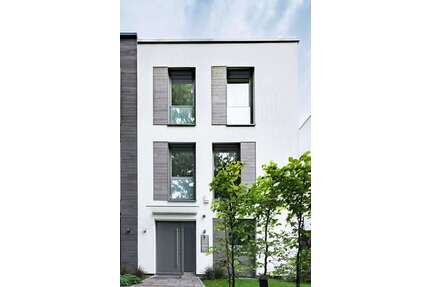 Haus zum Kaufen in Hamburg Blankenese 2.050.000,00 € 196 m² - Hamburg / Blankenese