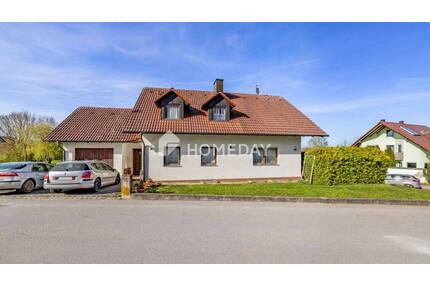 Charmantes 3-Parteienhaus in ruhiger Hanglage - teils vermietet, mit Garten & Terrasse - Mainburg Aufhausen