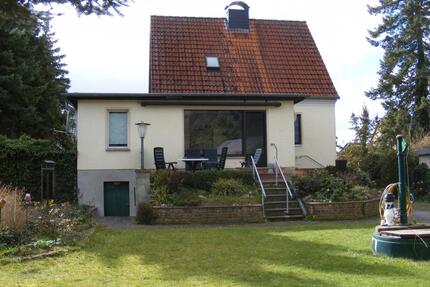 Einfamilienhaus mit großen Grundstück - Burg