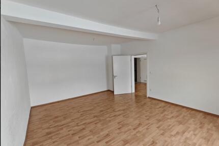 WG-Zimmer in großzügiger Wohnung in absoluter Top-Lage von Erlang - Buckenhof