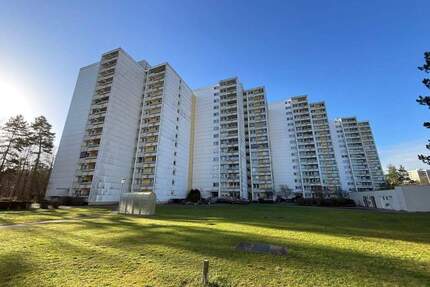 3-Zimmer-Wohnung mit Balkon, Lift und TG-Stellplatz - Nürnberg Langwasser