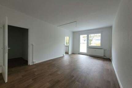 Wohnung zum Mieten in Plauen 197,29 € 36.2 m²