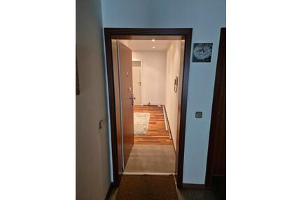 Helle renovierte 3-Zimmer-Wohnung mit Garage, ruhige Lage - Wuppertal Eckbusch