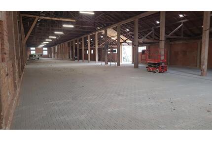 Große Lagerhalle in Rotenburg - 2.000,00&nbsp;EUR Kaltmiete, ca.&nbsp; 1,21&nbsp;m&sup2; in Rotenburg an der Fulda (PLZ: 36199)