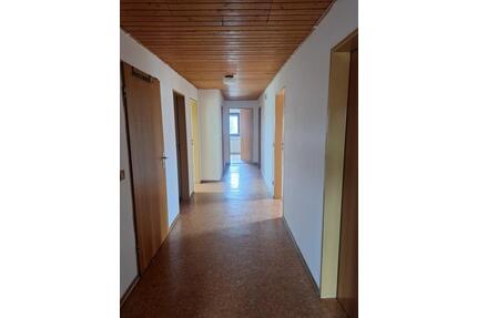 4- Zimmer Wohnung - 1.300,00&nbsp;EUR Kaltmiete, ca.&nbsp; 125,00&nbsp;m&sup2; in Wenzenbach (PLZ: 93173)