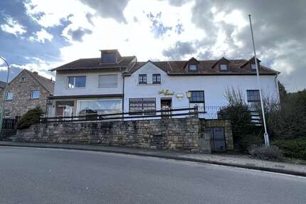 Haus zum Kaufen in Kreuzau 285.000,00 € 350 m²