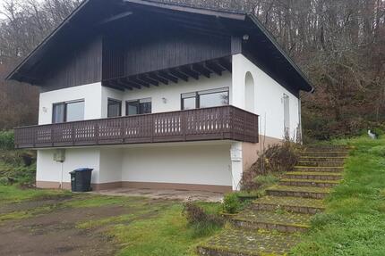 Idyllisches Einfamilienhaus Haus Wohnung Waldesrand zu vermieten - Bettenfeld