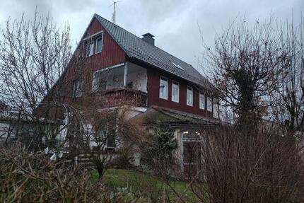 Wohnhaus mit Garten und Geschäftsteil in zentraler Lage - Delligsen