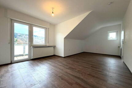 Großzügige Wohnung inkl. Küche u. Garten * in Bad Orb