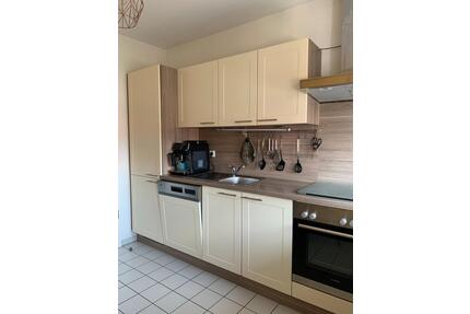 Uffenheim: Helle 3-Zimmer-DG-Wohnung mit Dachbalkon