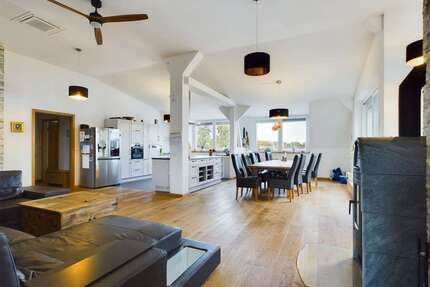 Wohnung zum Mieten in Leipzig 3.000,00 € 236 m²