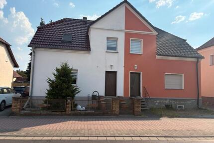 Doppelhaushälfte mit großem Grundstück in Schwarzheide