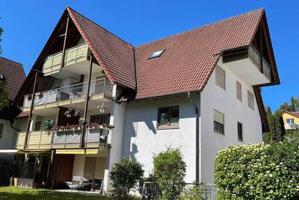 Helle 3-Zimmer-Wohnung mit zwei Balkonen und Tiefgaragenstellplatz in zentraler Lage in Meersburg