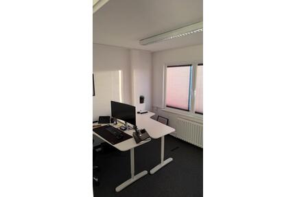 Büroraum Holzkoppelweg - 475,00&nbsp;EUR Kaltmiete, ca.&nbsp; 11,50&nbsp;m&sup2; in Kiel (PLZ: 24118) Ravensberg
