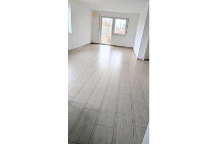 Biete 4 Zi.Wohnung +Garage+Balkon+Kellerraum, SOFORT - Rottenburg an der Laaber