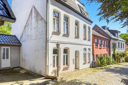 Haus zum Kaufen in Schleswig 320.000,00 € 137.88 m²
