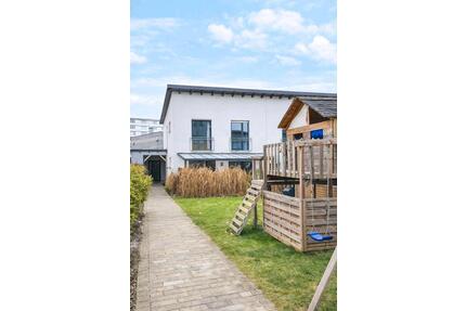 Moderne DHH mit hochwertiger Ausstattung in Amberg (Baujahr 2014)