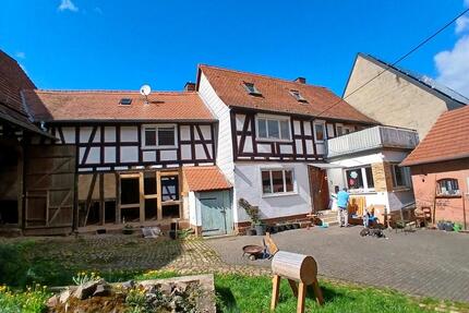 Vierseitenhof Fachwerkhaus Hof Garten Scheune Denkmalschutz - Fronhausen