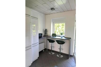 Stilvoll modernisierte 3-Zimmer-Wohnung mit Südwest-Balkon - Kelkheim (Taunus)