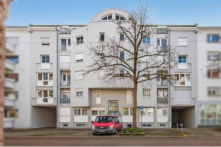 Gepflegte 2-Zimmer-Wohnung mit Balkon, Aufzug & TG im Musikerviertel - Karlsruhe Mühlburg