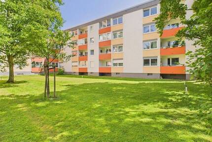 zum Selbstbezug ab 2027: modernisierte, gut geschnittene 5-Zimmer-Wohnung mit Westloggia - München Feldmoching-Hasenbergl