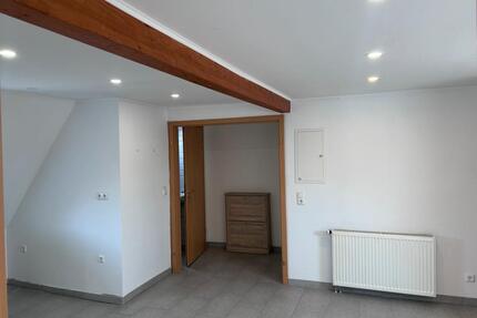 Dach Maisonette 3,5 Zimmer zu vermieten in Meitingen!