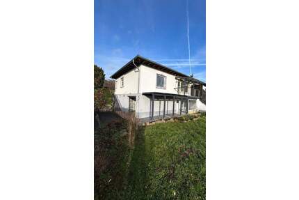 Modernisierte Doppelhaushälfte mit Einliegerwohnung - Neustadt Thalhof