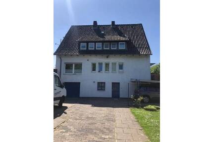 Gepflegtes Zweifamilienhaus mit Garten und 3 Stellplätzen in Bad Salzuflen
