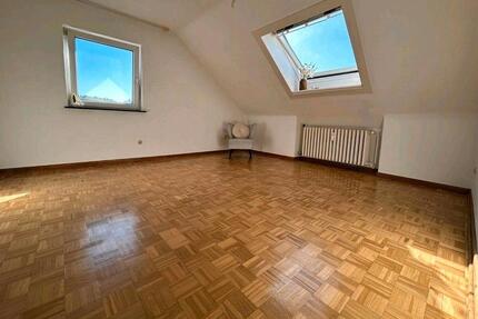 Helle 3-Zimmer-Dachgeschosswohnung in Kirchohsen! - Emmerthal