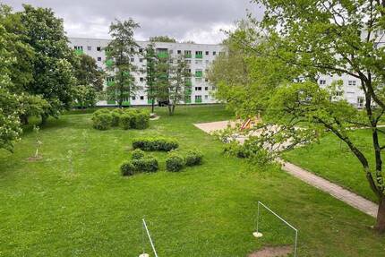 Frisch sanierte Wohnung mit Balkon und Spielplatz - Ideal für kleine Familien - Chemnitz Kappel