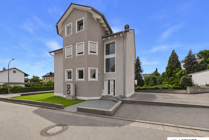 Haus zum Kaufen in Lappersdorf 1.500.000,00 € 367.5 m²