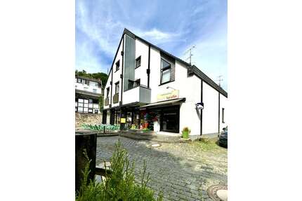 Haus zum Kaufen in Blankenheim 550.000,00 € 330 m²