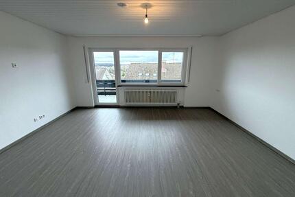 Frisch sanierte 2-Zimmer Wohnung mit ausreichend Platz und zwei Balkonen in Wittlensweiler - Freudenstadt