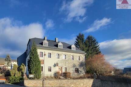 Haus zum Kaufen in Lauter-Bernsbach 350.000,00 € 499 m²