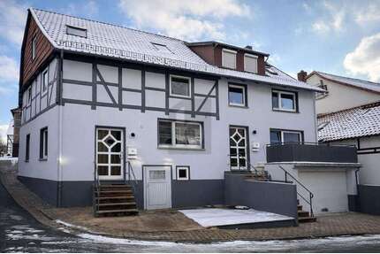 Haus zum Kaufen in Dassel 99.000,00 € 315 m²