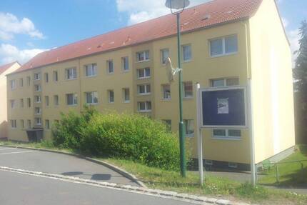gemütliche 3 Raumwohnung am Rand von Nossen mit Balkon und Einbauküche