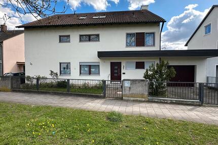 Geräumiges Einfamilienhaus mit Einliegerwohnung und traumhaften G - Regensburg Konradsiedlung
