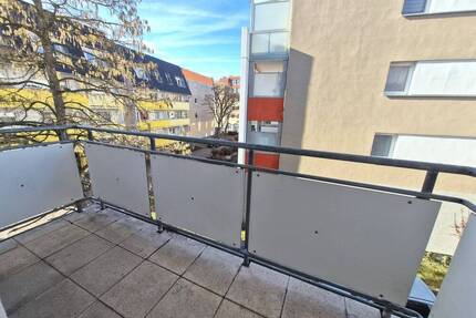 Besichtigung bitte telefonisch abstimmen - 4 Raumwohnung in der Innenstadt - Gotha