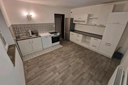 Gepflegte 3-Zimmer Wohnung mit Garage, Garten und Veranda - Ipsheim