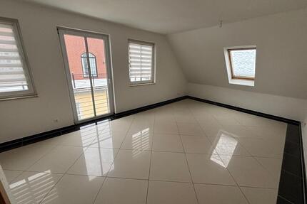 2 -Raum Wohnung mit Blick auf Schloss und Saale - Bernburg (Saale)