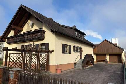 Einfamilienhaus mit Doppelgarage in Burglengenfeld