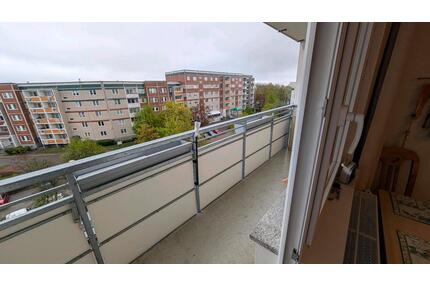 Altersgerechte, barrierefreie 2 Raumwohnung mit Fahrstuhl... - Magdeburg Alt Olvenstedt