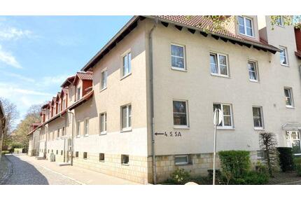 + 2-Raum-Wohnung mit Balkon + - 371,00&nbsp;EUR Kaltmiete, ca.&nbsp; 60,81&nbsp;m&sup2; in Halberstadt (PLZ: 38820)