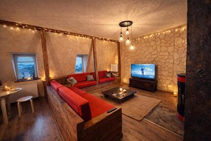 Möblierte Wohnung mit 115 m² im Dachgeschoss. - Plauen Altstadt