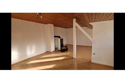 Helle Wohnung in Karlsruhe Durlach - 2,5 Zimmer, Keller u. Garage