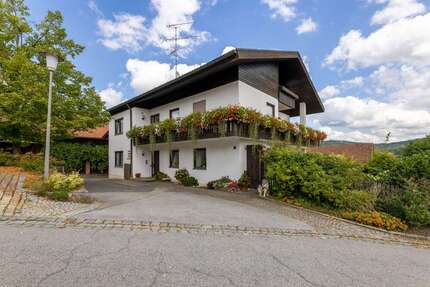 Haus zum Kaufen in Konzell 469.000,00 € 350 m²