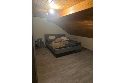 Mietwohnung DG - 550,00&nbsp;EUR Kaltmiete, ca.&nbsp; 85,00&nbsp;m&sup2; in Tann (Rhön) (PLZ: 36142)