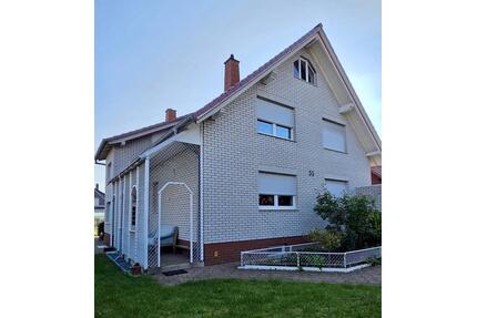 Großzügiges Zweifamilienhaus mit Garage in PetershagenLahde