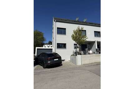 Haus zum Mieten in Augsburg 2.600,00 € 170 m²